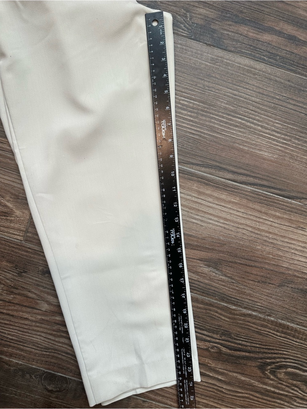 Zara Women's Cream Straight-Leg Trousers - Picture 14 of 14